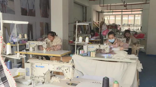 何世昌 返乡创办服饰厂 带动群众增收致富